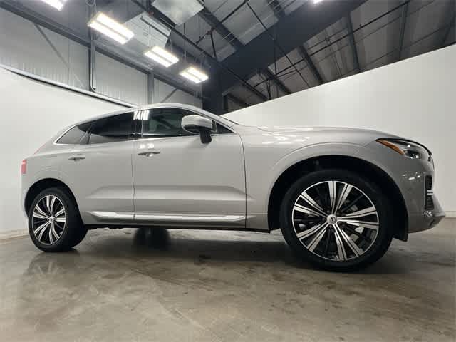 Thumbnail: 2023 Volvo XC60 - 3