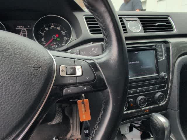 Thumbnail: 2016 Volkswagen Passat - 20