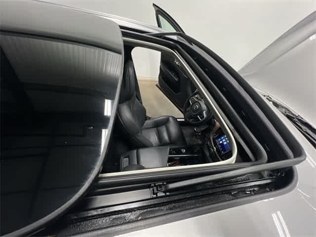 Thumbnail: 2023 Volvo XC60 - 6