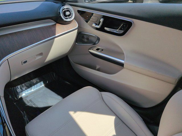 2025 Mercedes-Benz C-Class Sedan C 300 - Photo 16