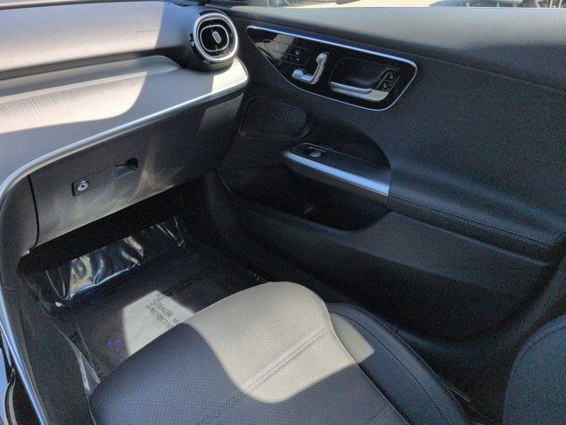 2025 Mercedes-Benz C-Class Sedan C 300 - Photo 16
