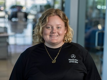 Staff member Taylor from ID_3530f6