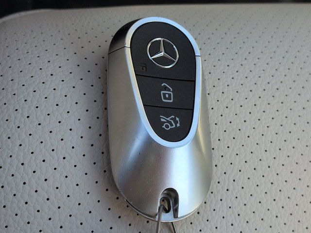 2025 Mercedes-Benz C-Class Sedan C 300 - Photo 29