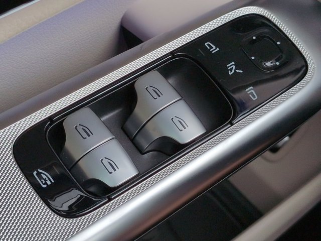2026 Mercedes-Benz GLC Base - Photo 24
