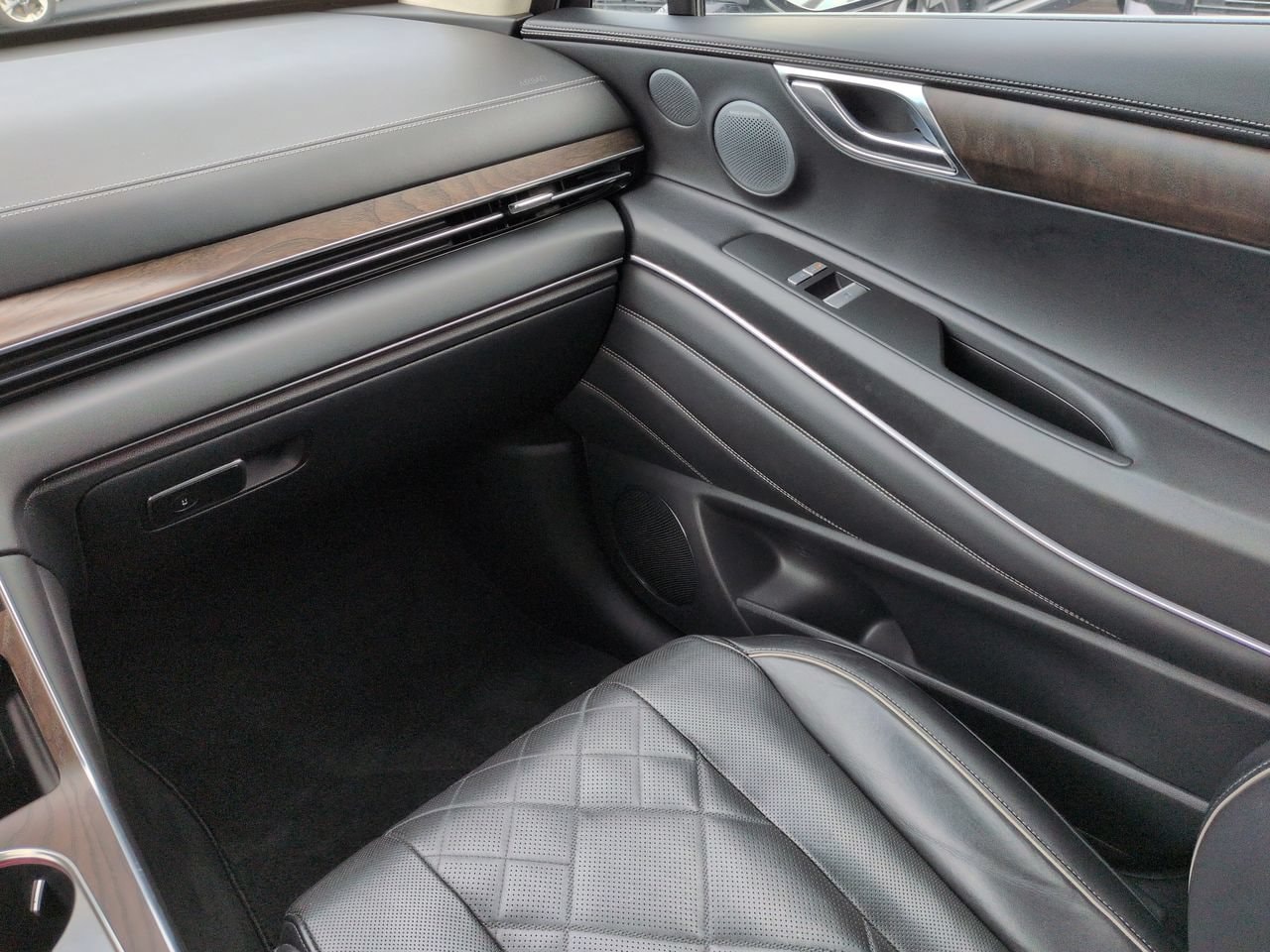 2025 GENESIS GV80 Prestige - Photo 17