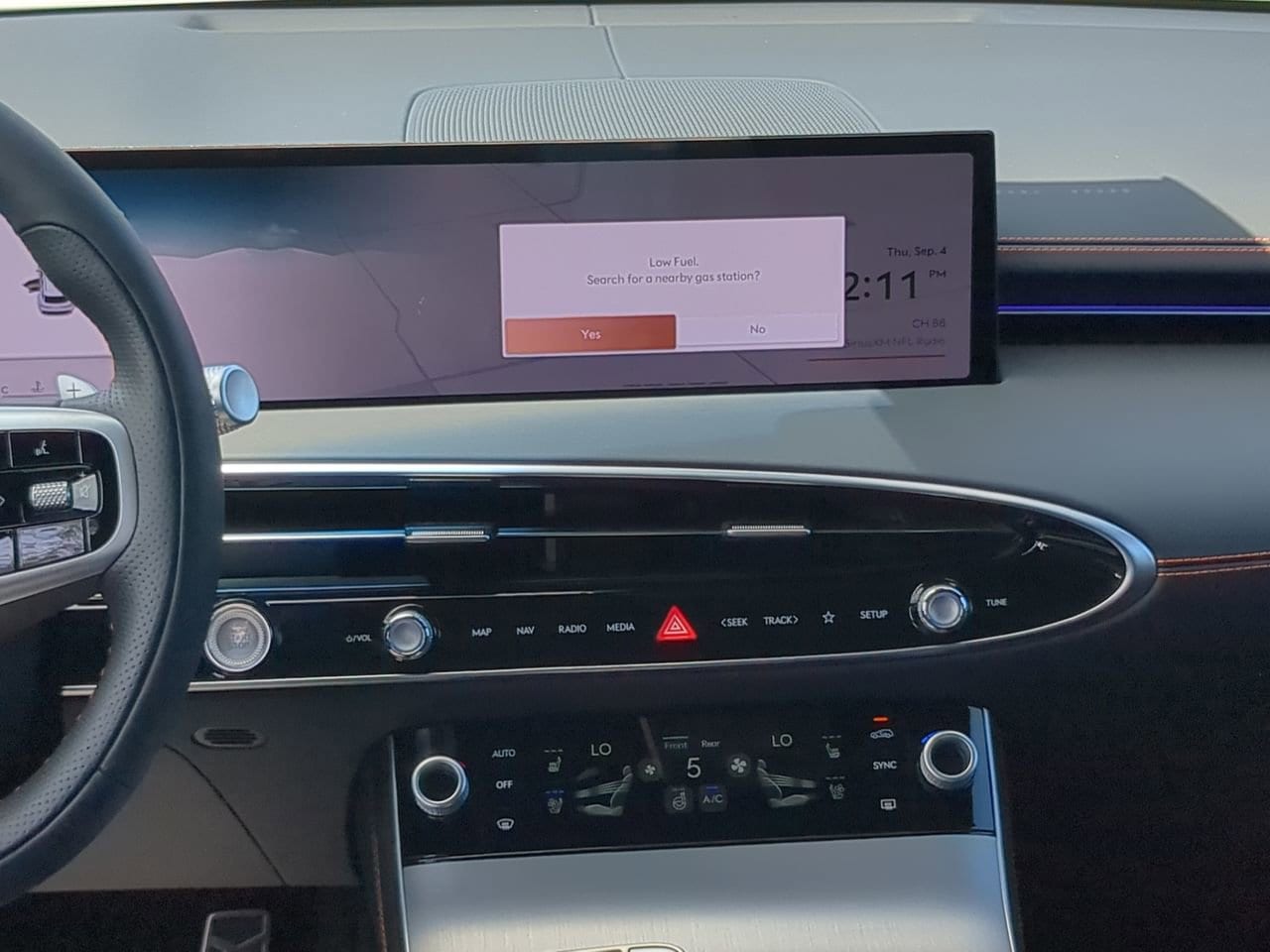 2026 GENESIS GV70 Sport Advanced - Photo 18