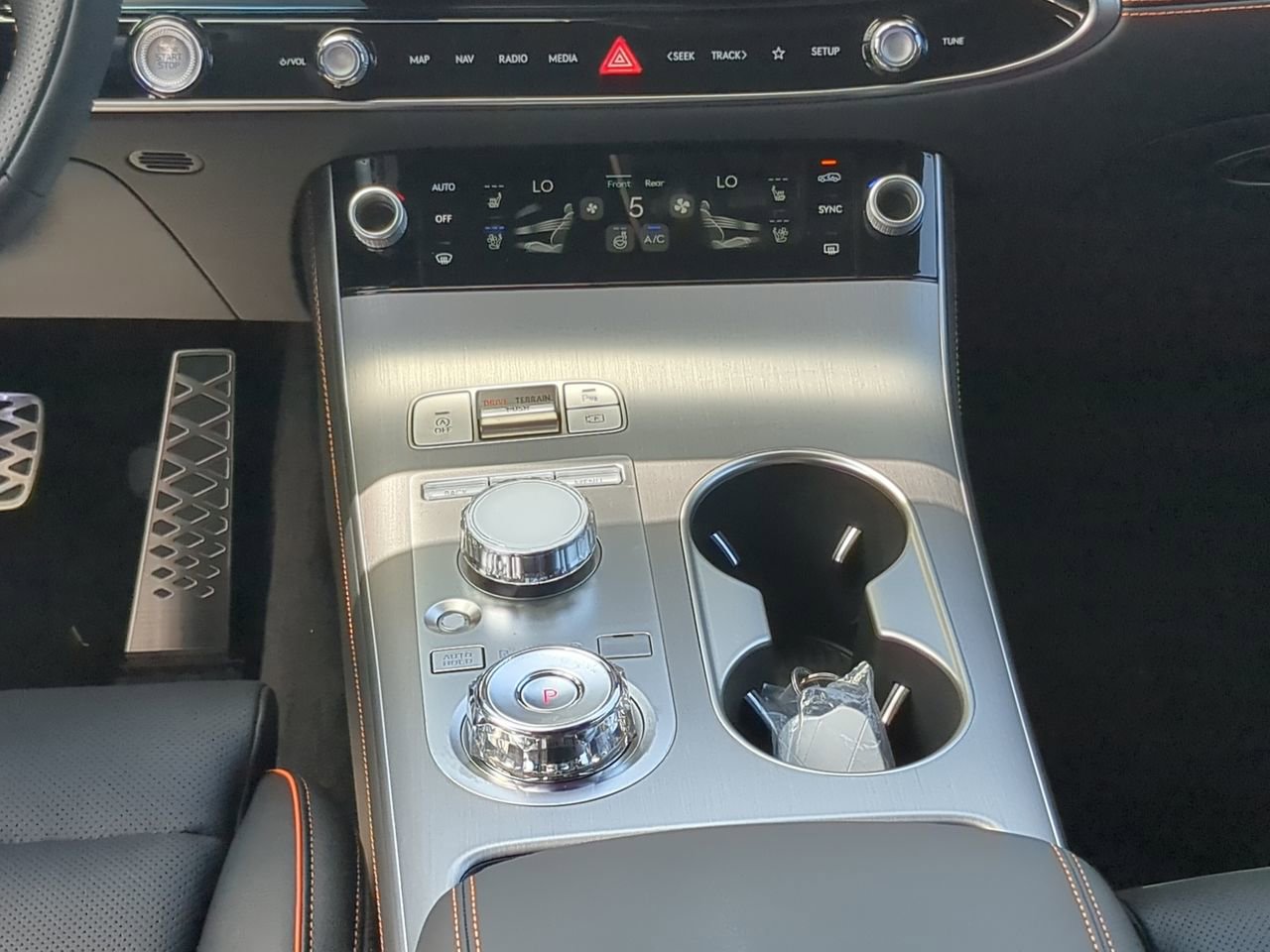 2026 GENESIS GV70 Sport Advanced - Photo 19
