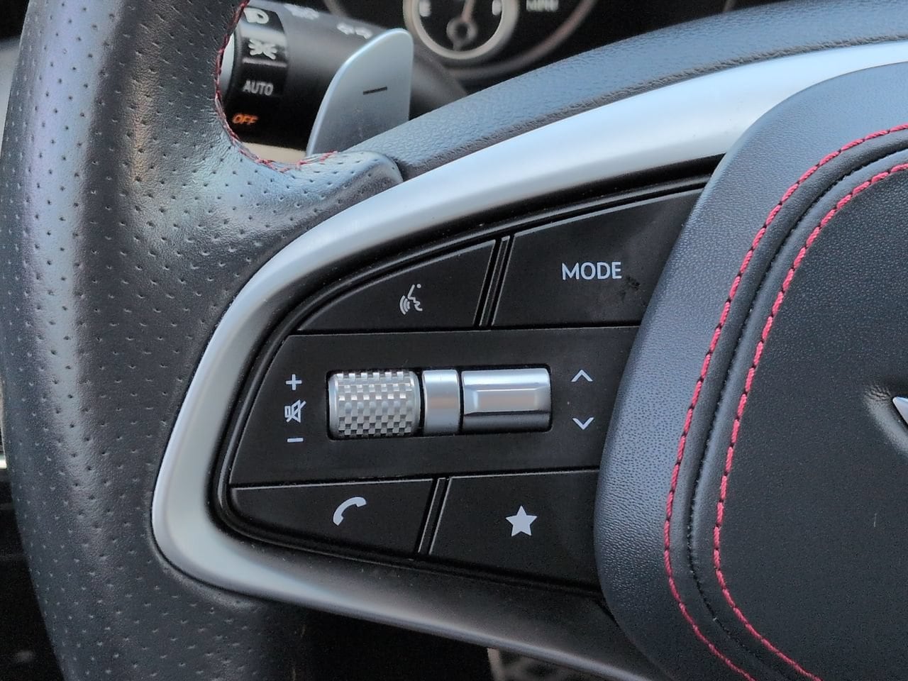 2025 GENESIS GV70 Sport - Photo 26