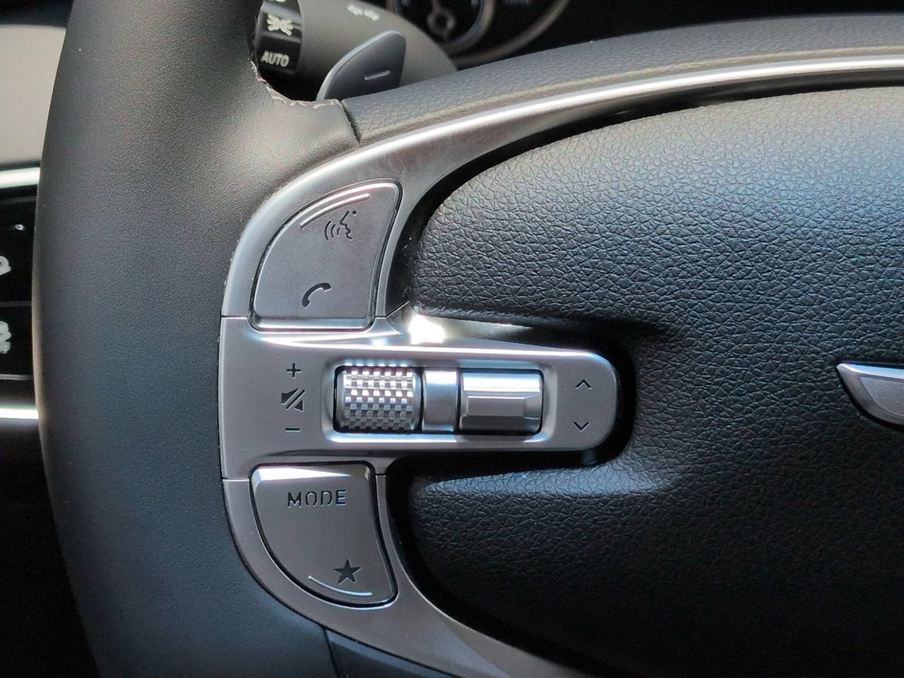 2023 GENESIS GV70 Standard - Photo 26