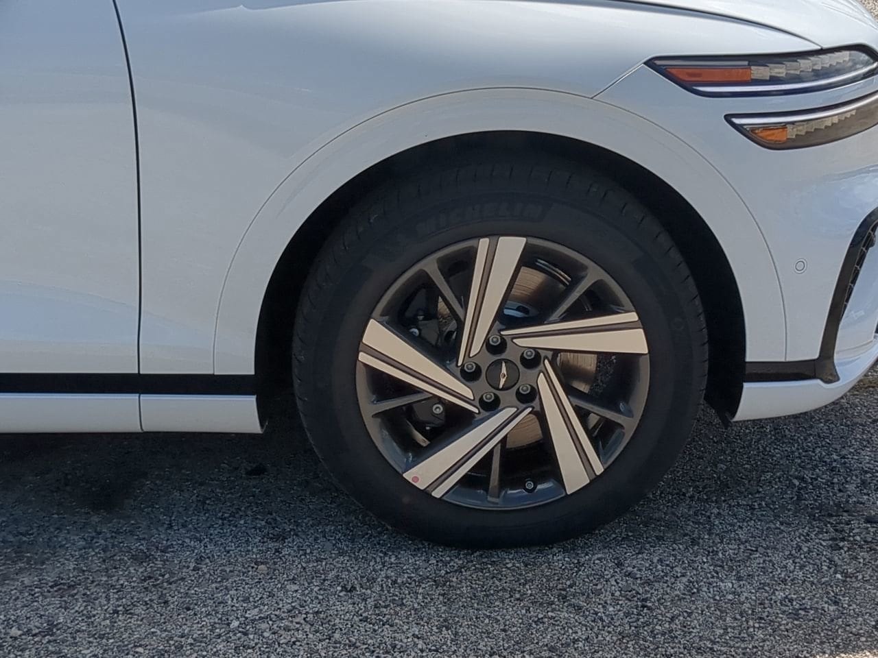 2026 GENESIS GV70 Sport Advanced - Photo 11
