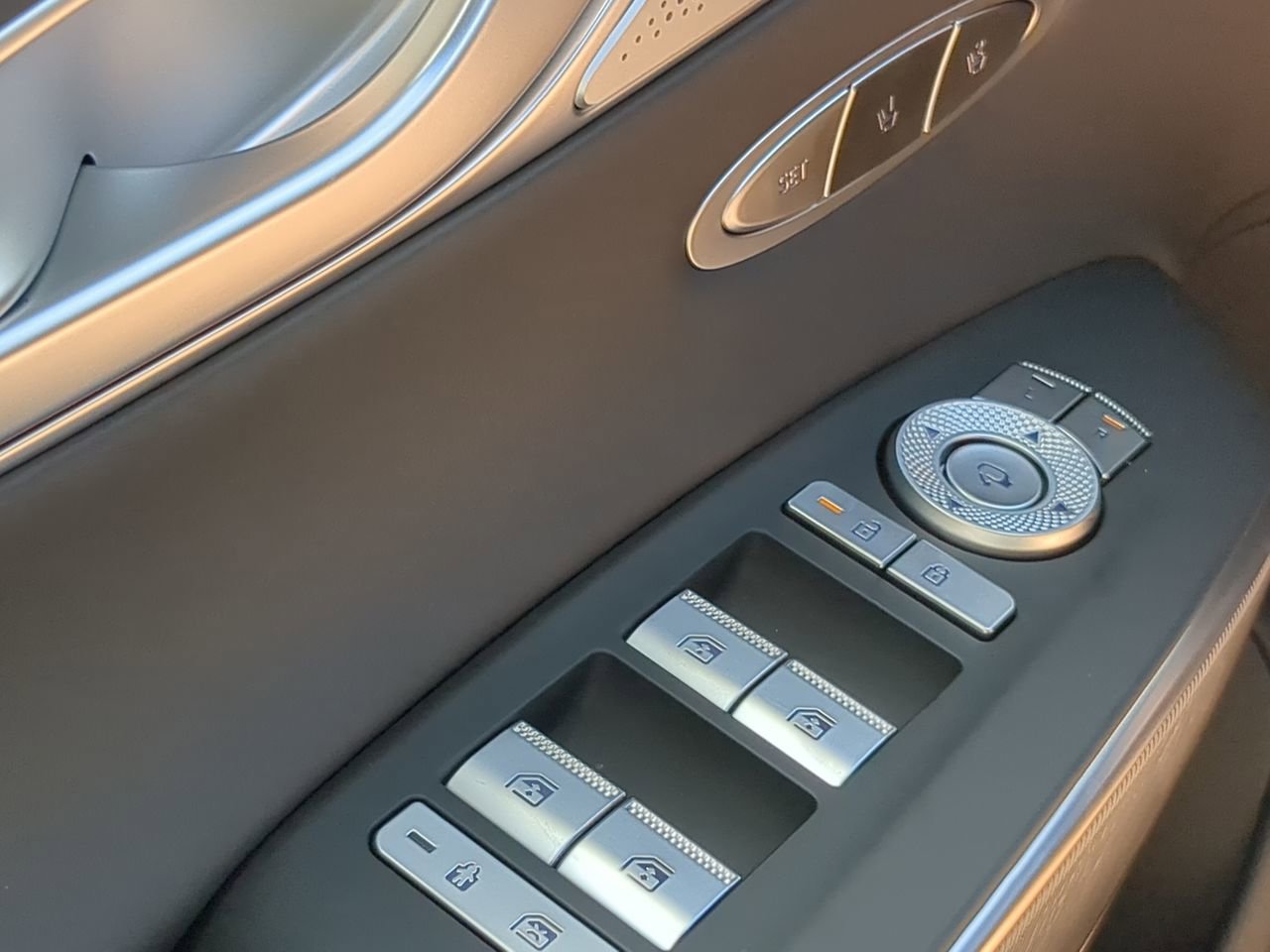 2026 GENESIS GV70 Sport Advanced - Photo 24
