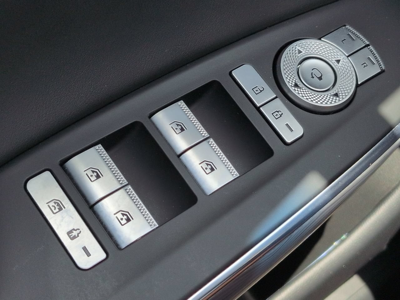 2023 GENESIS GV70 Standard - Photo 25