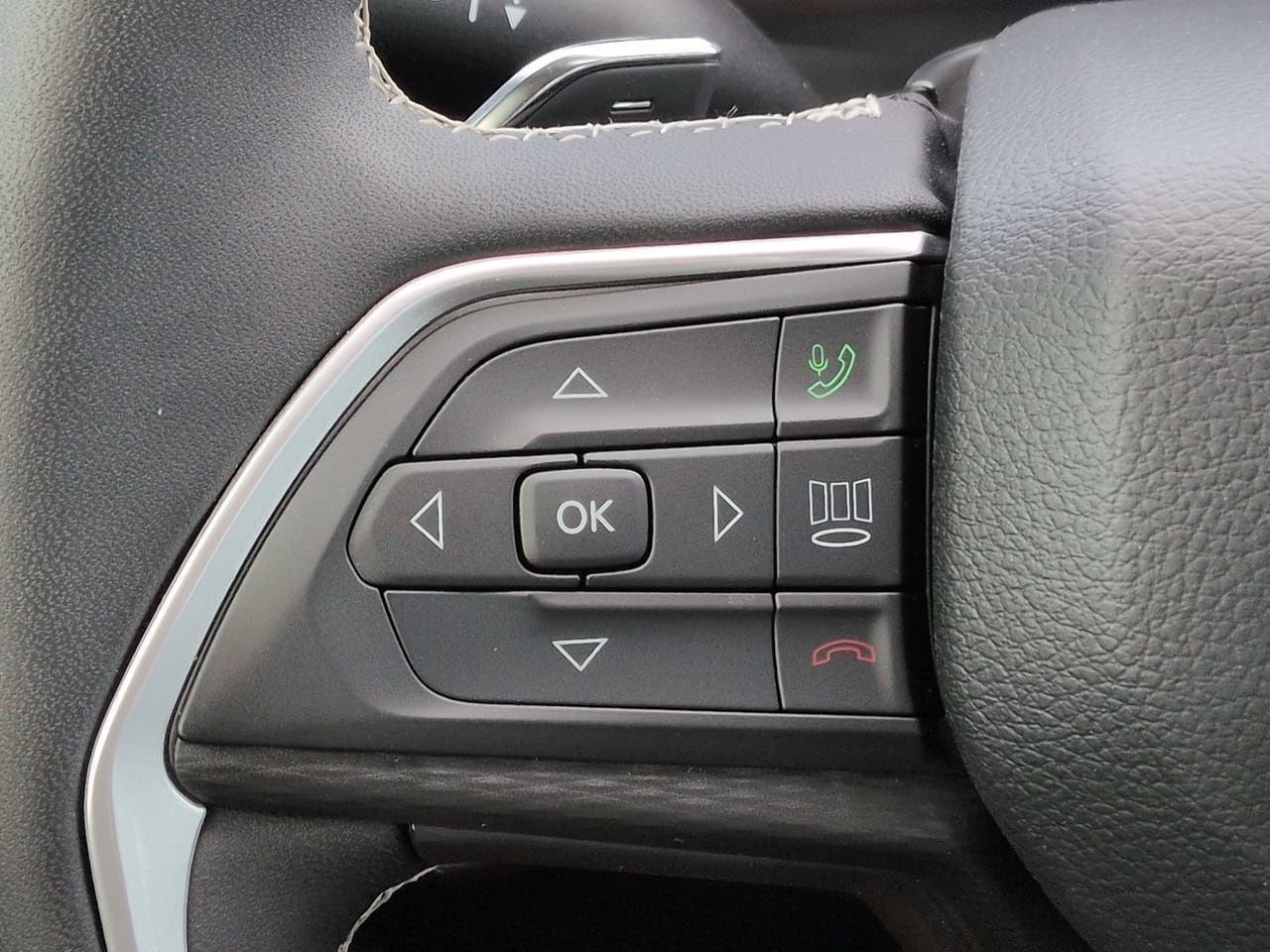 2023 Jeep Grand Cherokee L Laredo - Photo 23