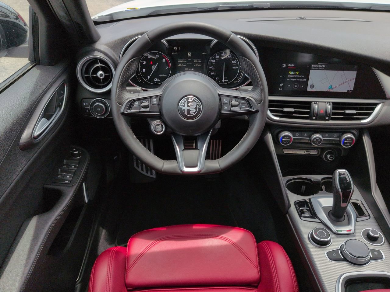 2022 Alfa Romeo Giulia Ti Veloce - Photo 15