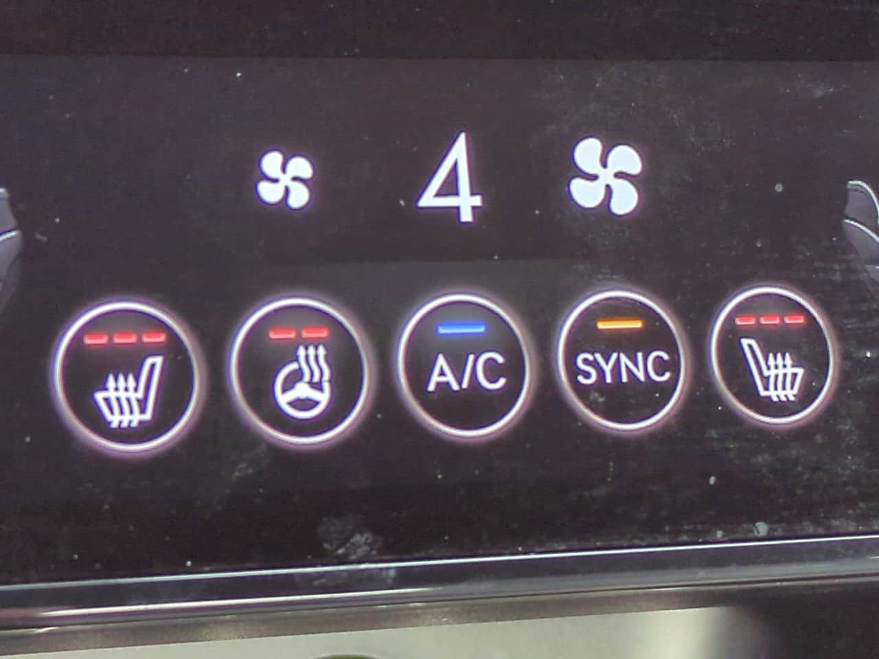 2025 GENESIS G70 Standard - Photo 21