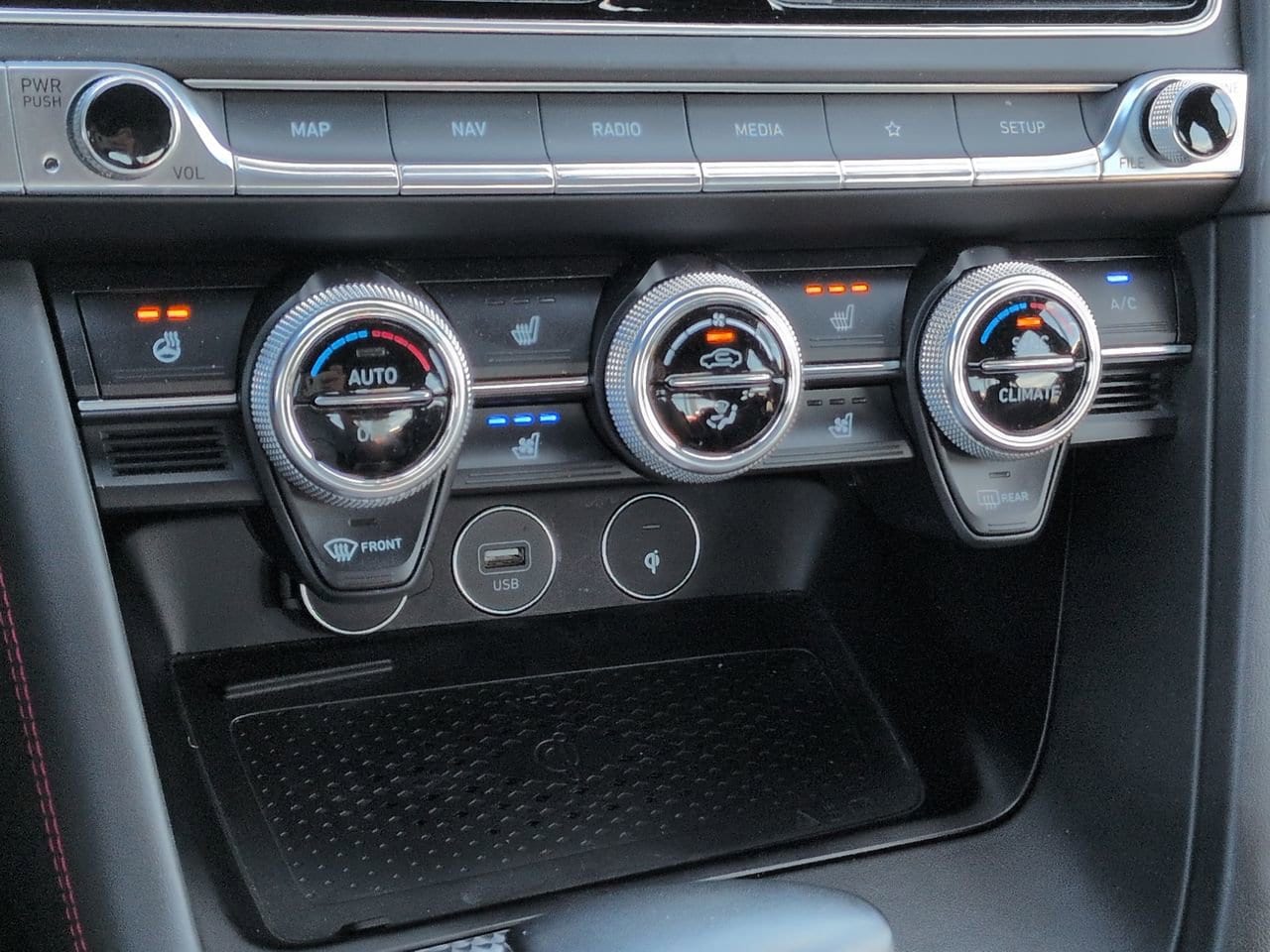 2023 GENESIS G70 Standard - Photo 22