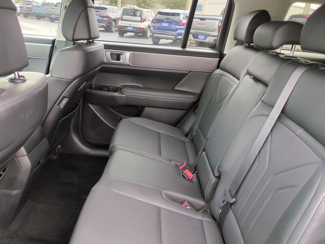 2025 Hyundai Santa Fe SEL - Photo 14