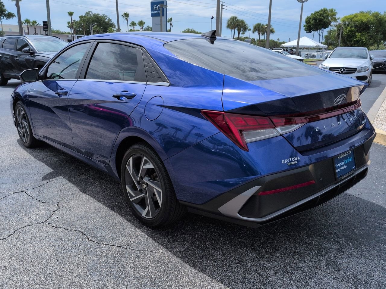 2024 Hyundai Elantra Limited - Photo 6