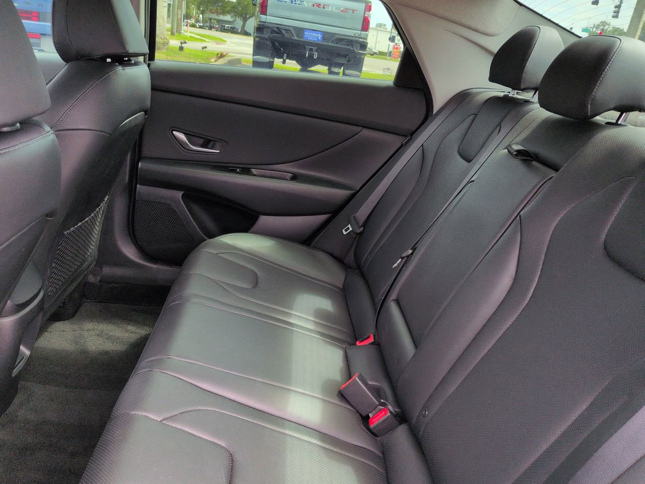 2024 Hyundai Elantra Limited - Photo 13