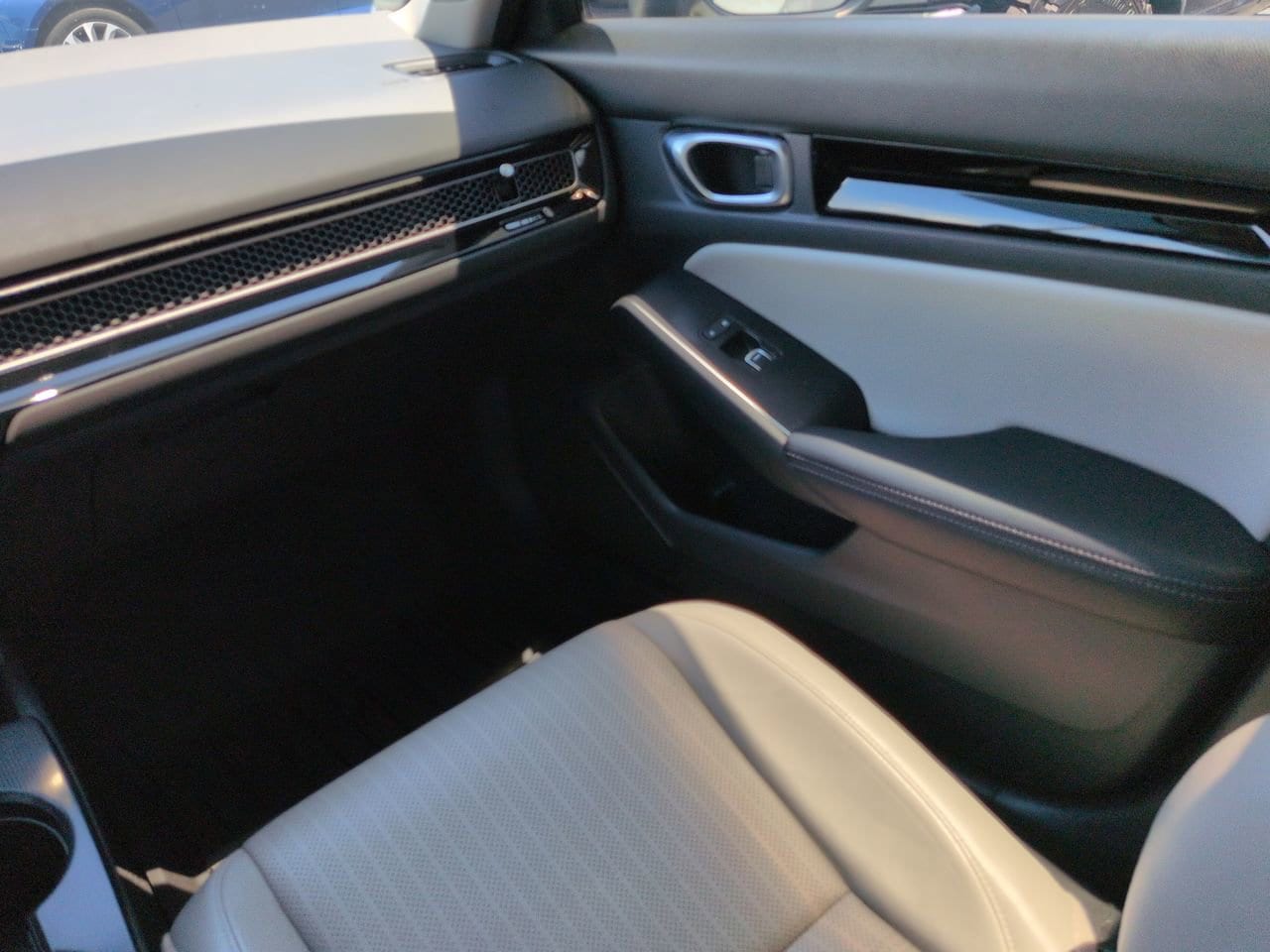 2023 Honda Civic Touring - Photo 16
