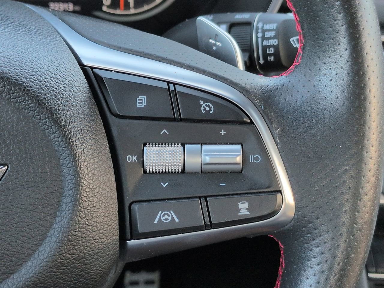 2023 GENESIS G70 Standard - Photo 25