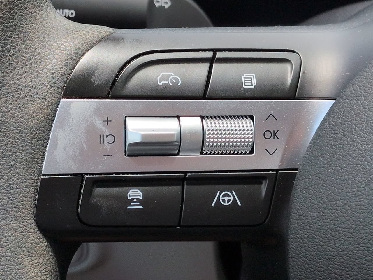 2025 Hyundai Tucson SE - Photo 23
