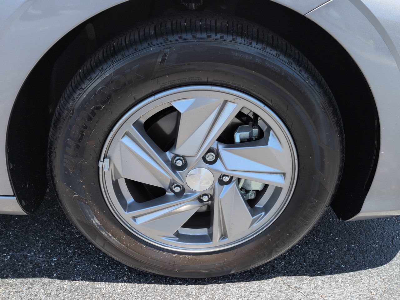 2025 Hyundai Elantra SE - Photo 11
