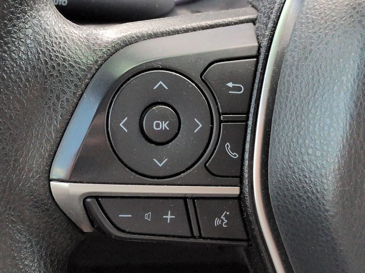 2024 Toyota Camry LE - Photo 22