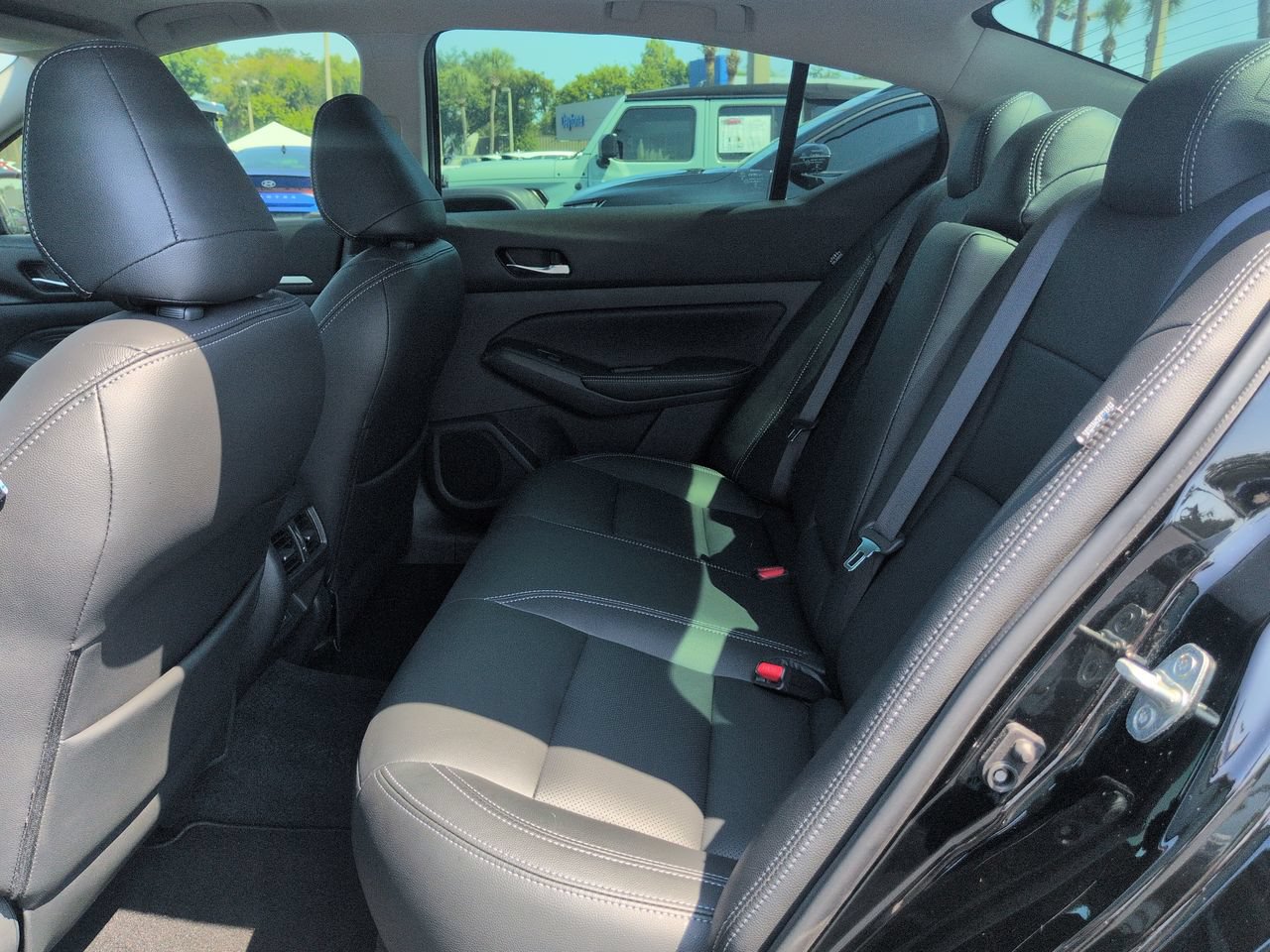 2019 Nissan Altima SV - Photo 12