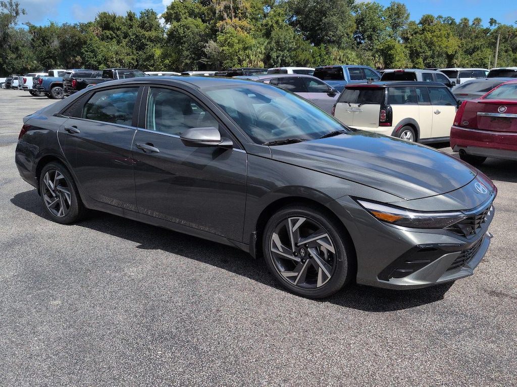 New 2026 Hyundai Elantra Limited Sedan