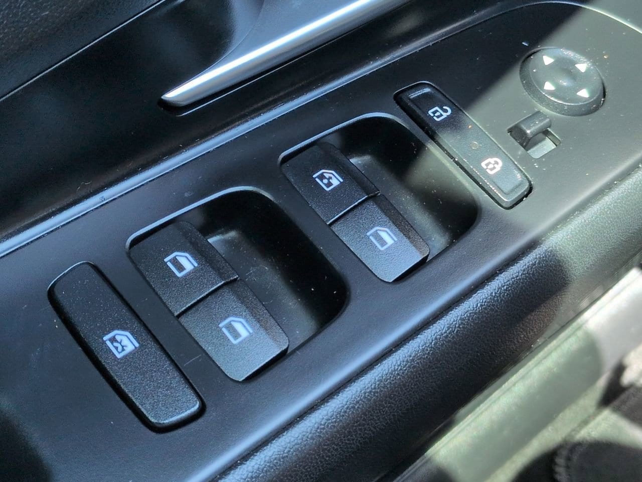 2021 Hyundai Elantra SEL - Photo 22