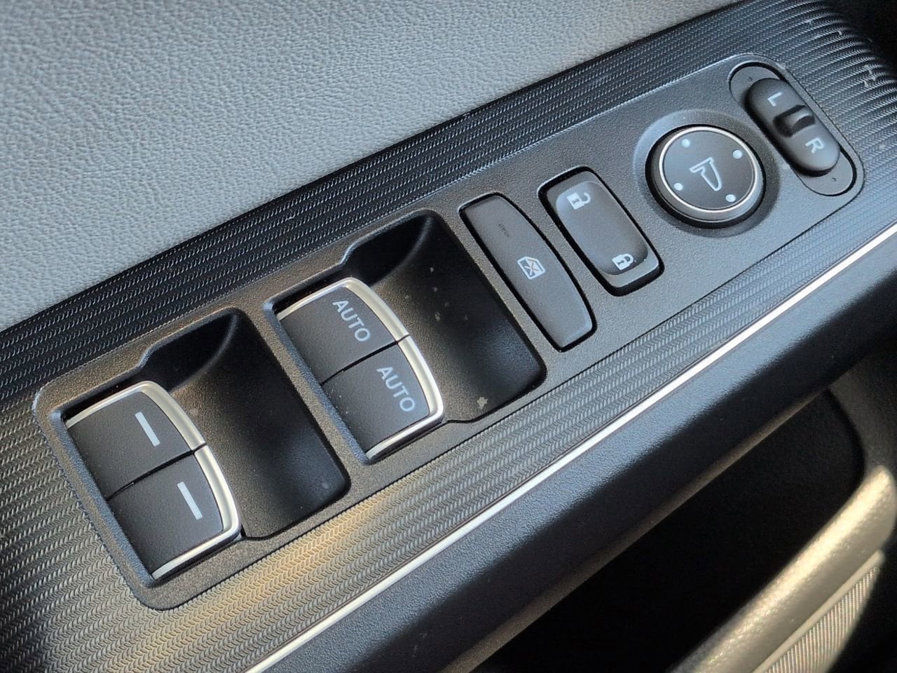 2023 Honda Civic Touring - Photo 23