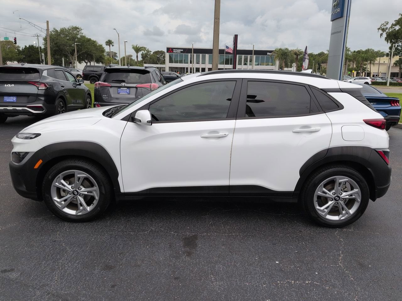 2022 Hyundai Kona SEL - Photo 7