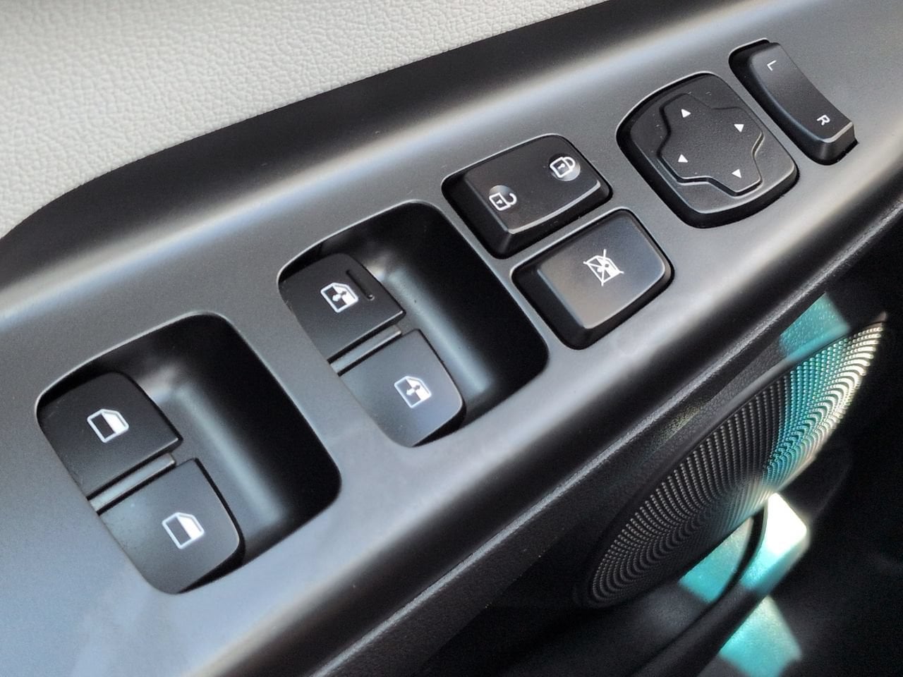 2023 Hyundai Kona SEL - Photo 22