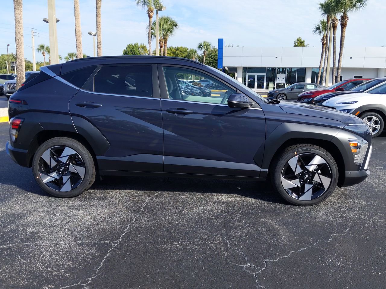 2024 Hyundai Kona Limited - Photo 3