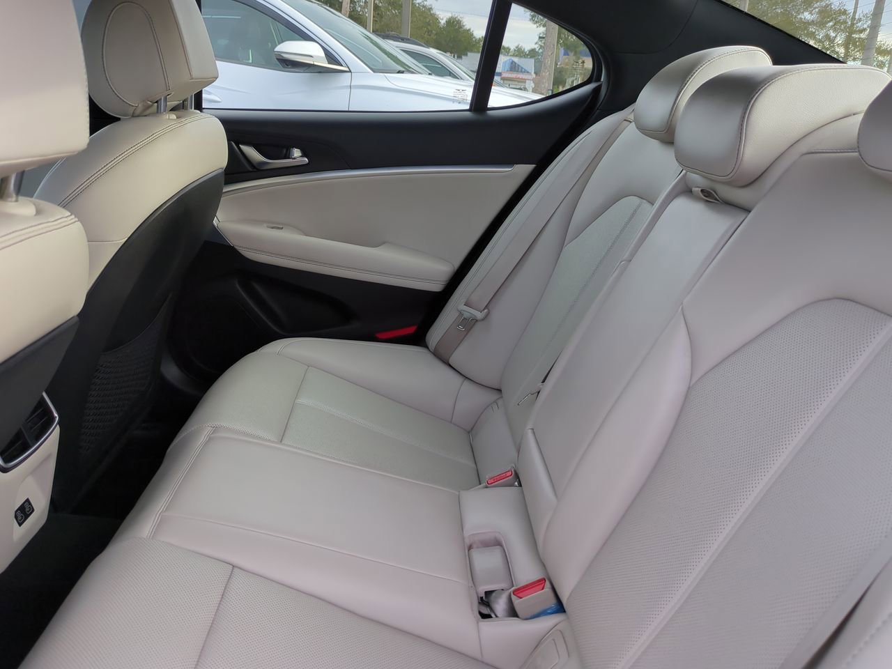 2025 GENESIS G70 Standard - Photo 12