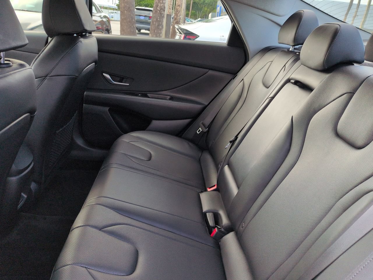 2024 Hyundai Elantra Limited - Photo 13