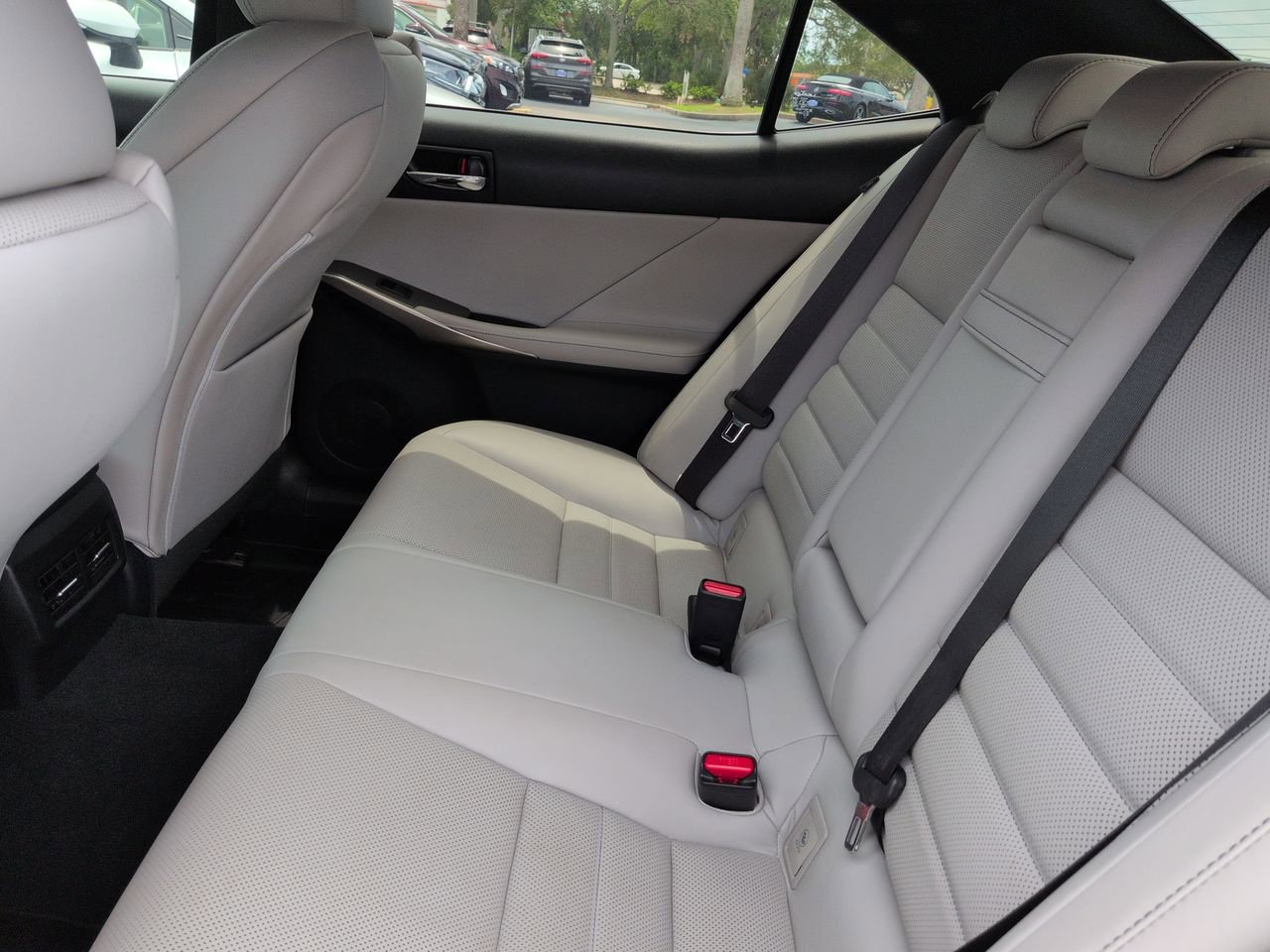 2016 Lexus IS 350 - Photo 13