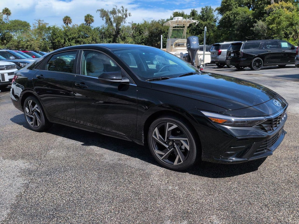 New 2026 Hyundai Elantra Limited Sedan