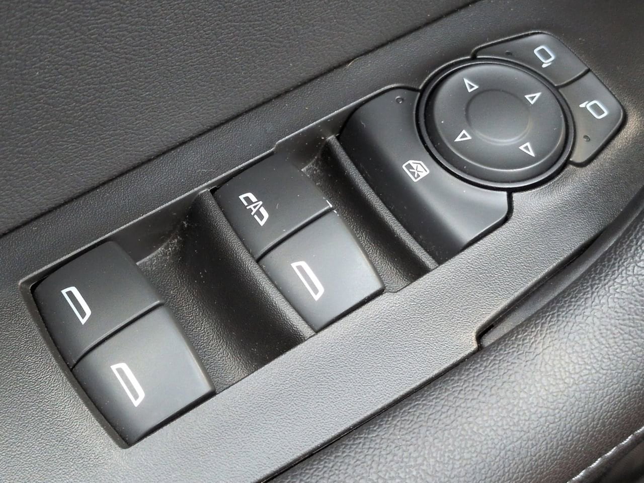 2020 Chevrolet Blazer 2LT - Photo 23