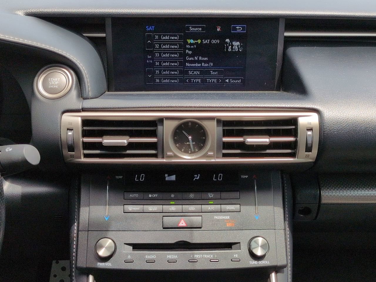 2016 Lexus IS 350 - Photo 17