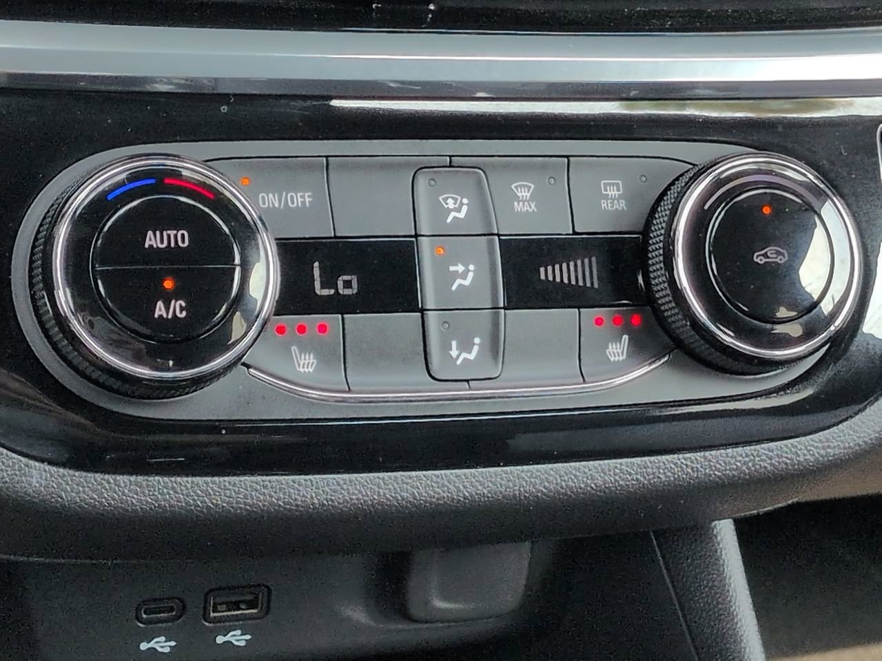 2024 Buick Envista Sport Touring - Photo 22