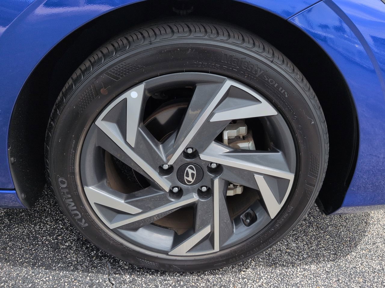 2024 Hyundai Elantra Limited - Photo 11