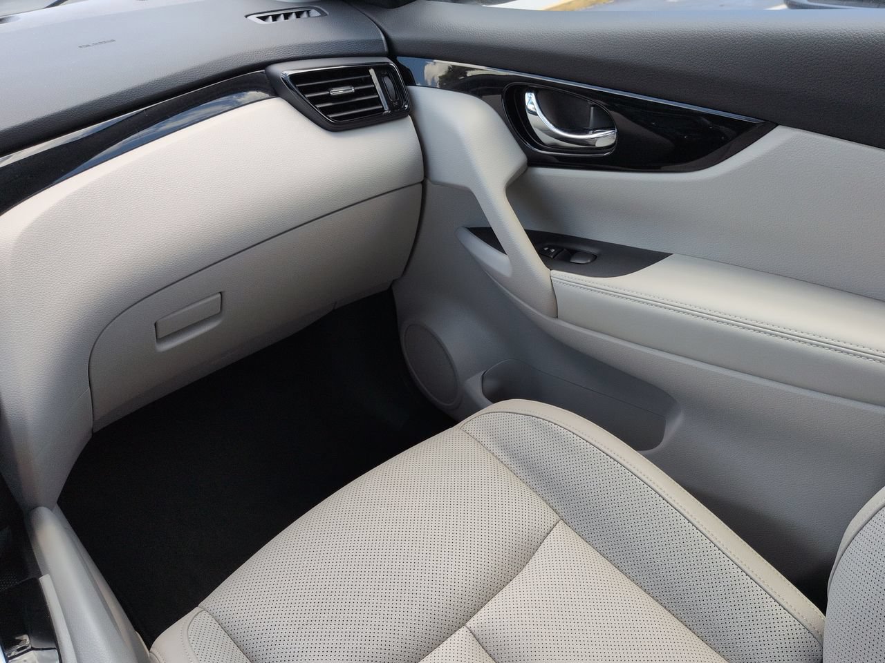 2022 Nissan Rogue Sport SL - Photo 17