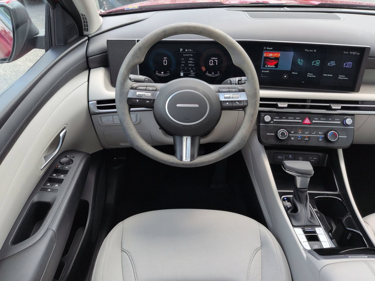 2025 Hyundai Tucson SE - Photo 16