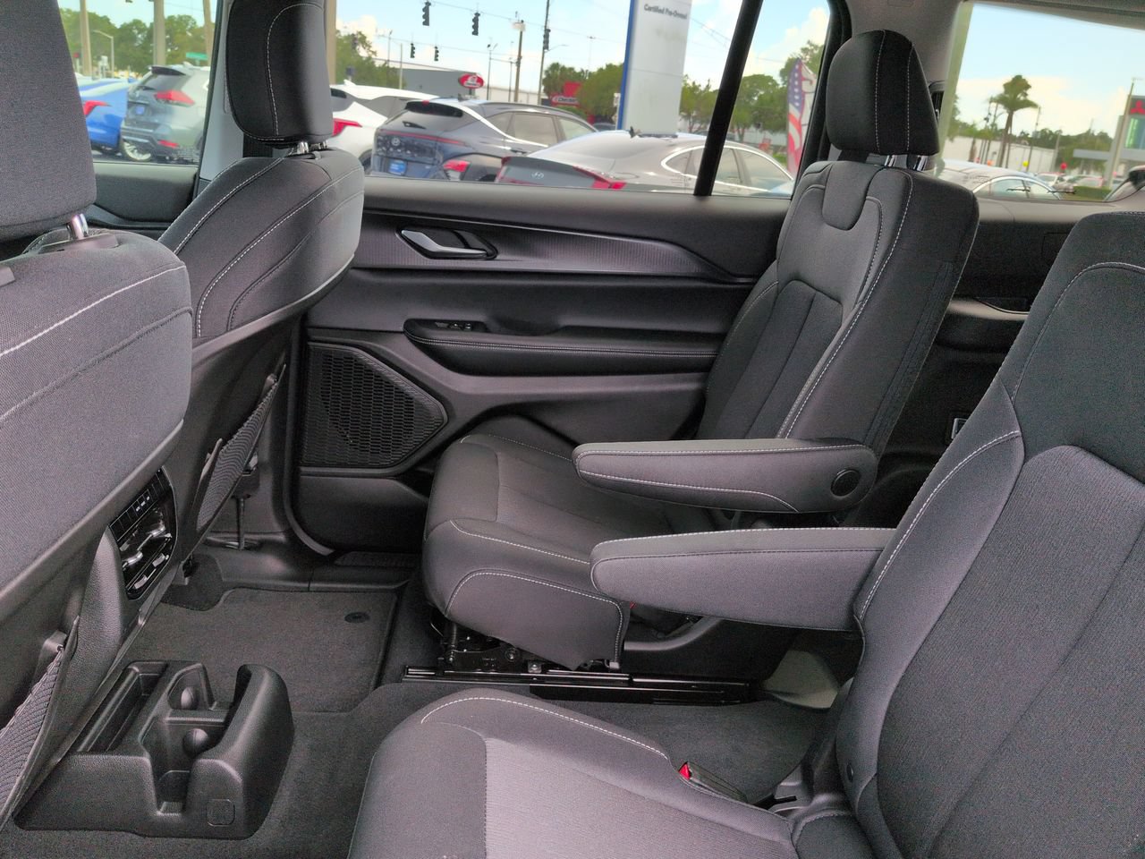 2023 Jeep Grand Cherokee L Laredo - Photo 14