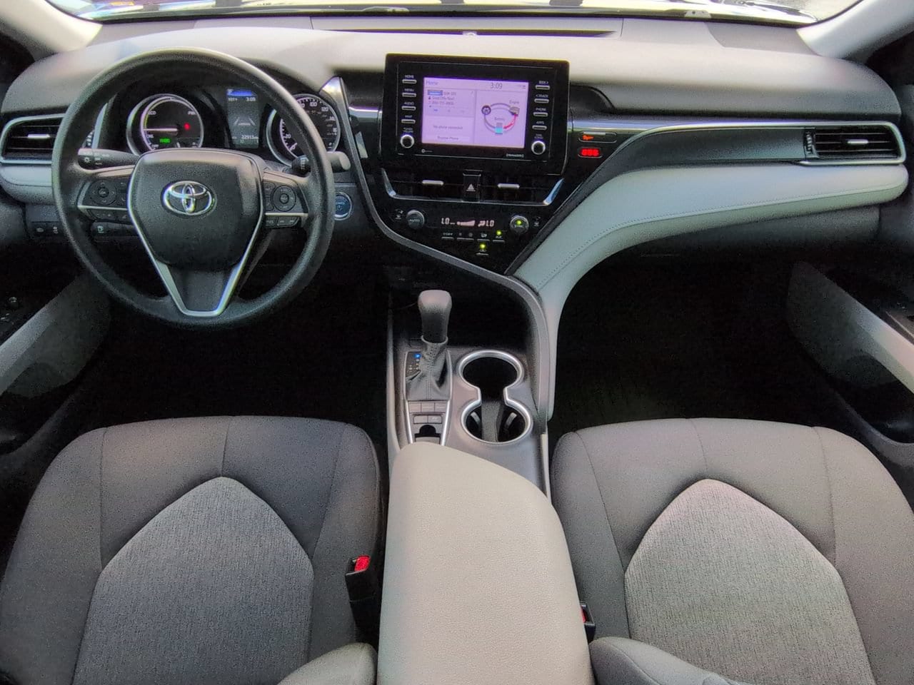 2024 Toyota Camry LE - Photo 14