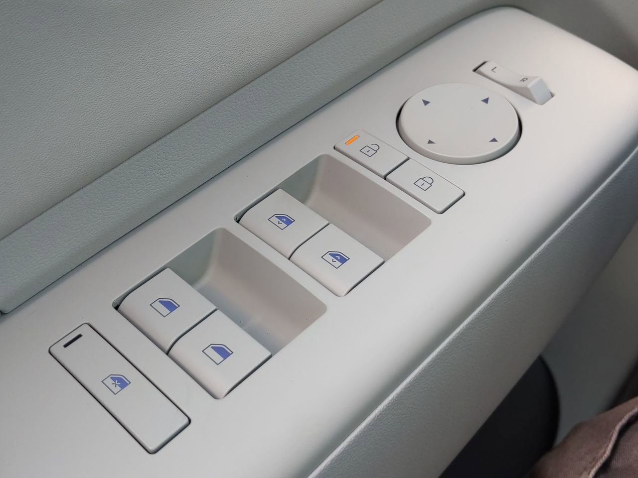 2024 Hyundai Kona Limited - Photo 24