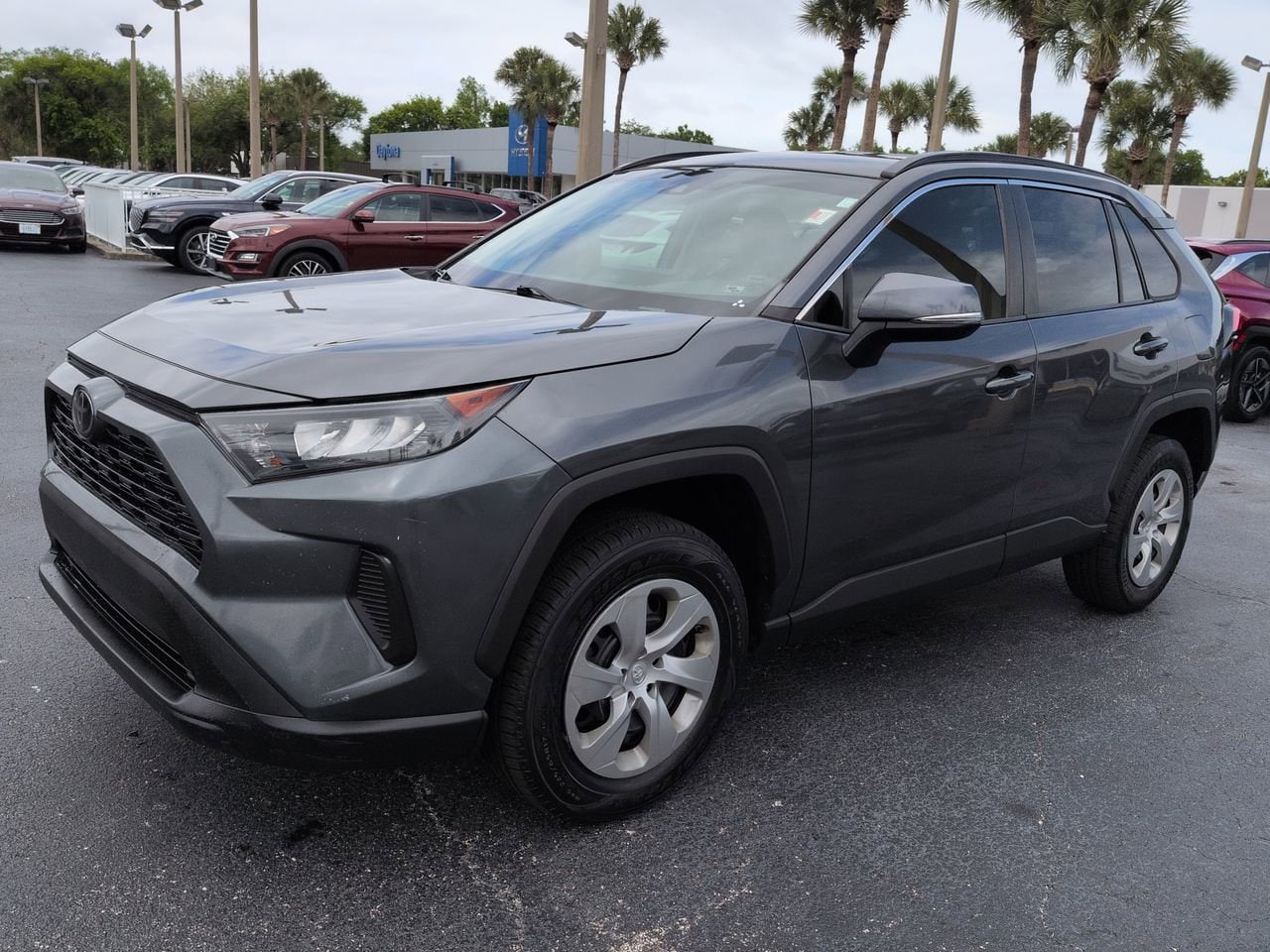 2021 Toyota RAV4 LE - Photo 8