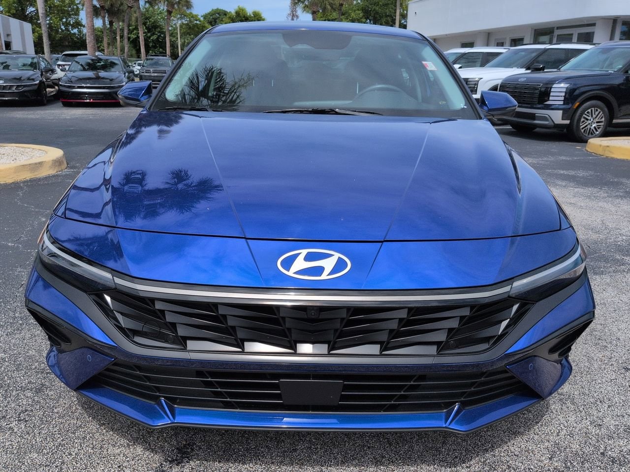 2024 Hyundai Elantra Limited - Photo 9